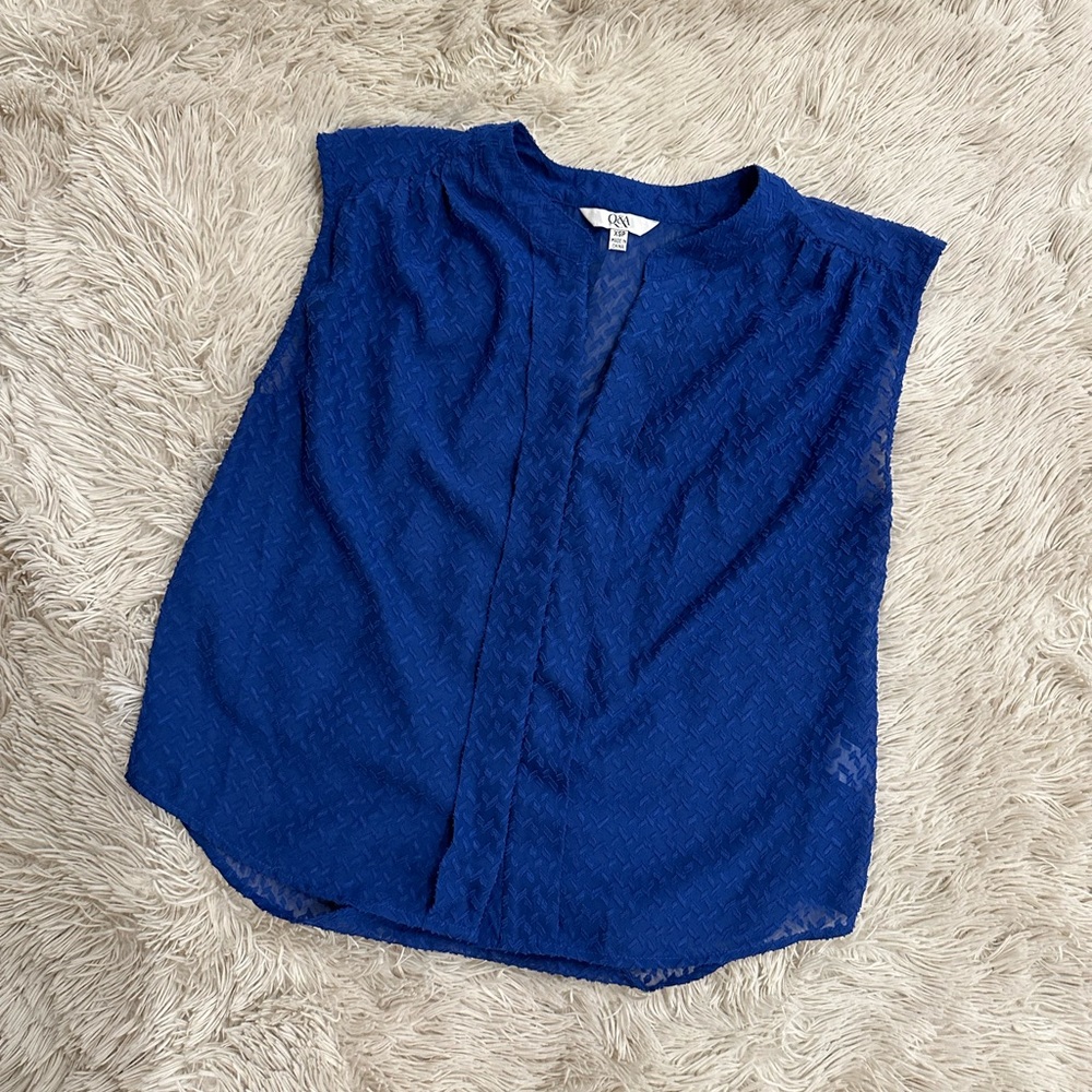 Q&A Sheer Cut Off Blouse
